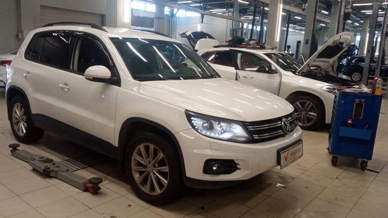 Volkswagen Tiguan, 2013 - вид 2