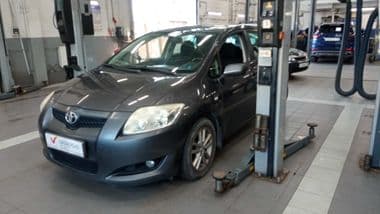 Toyota Auris 2009 года, 273 798 км - вид 1