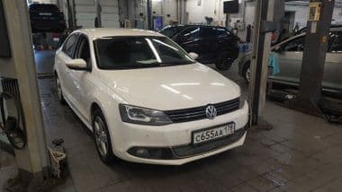 Volkswagen Jetta 2014 года, 215 967 км - вид 2