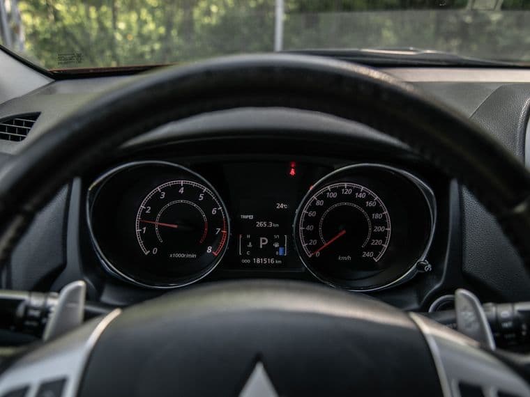 Mitsubishi ASX, 2012 - вид 4