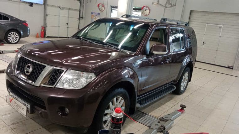 Nissan Pathfinder, 2011 - вид 2