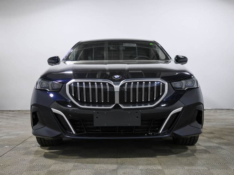 BMW 5 серия 2024 года, 35 км - вид 2