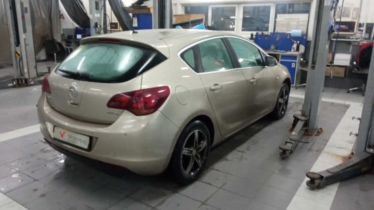 Opel Astra, 2010 - вид 3