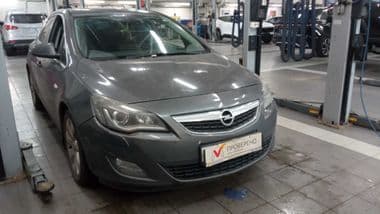 Opel Astra 2012 года, 190 425 км - вид 2