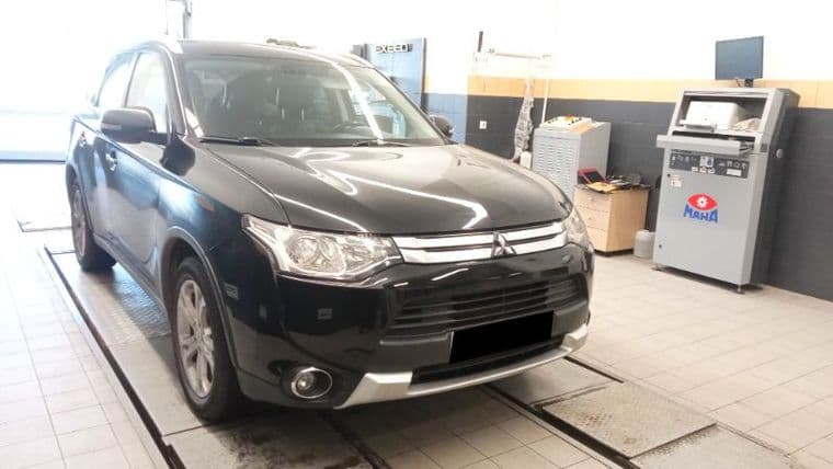 Mitsubishi Outlander, 2014 - вид 1