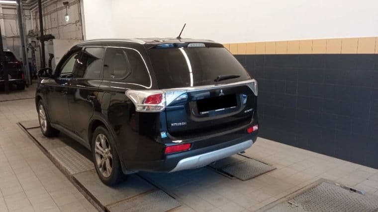 Mitsubishi Outlander, 2014 - вид 3