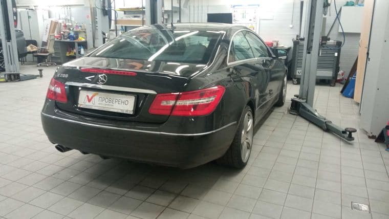 Mercedes-Benz E-класс, 2011 - вид 2