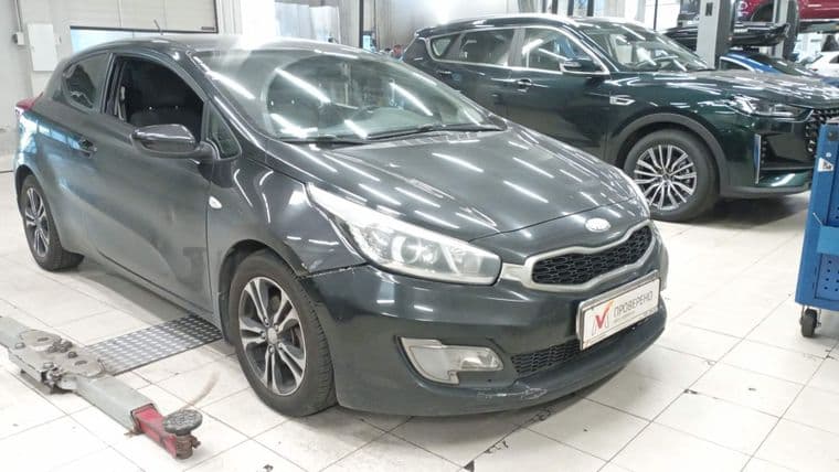 KIA Ceed 2013 года, 217 480 км - вид 2