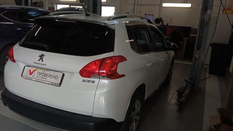 Peugeot 2008, 2014 - вид 2