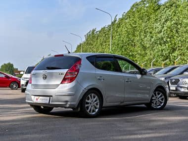 Hyundai i30 2009 года, 149 592 км - вид 2