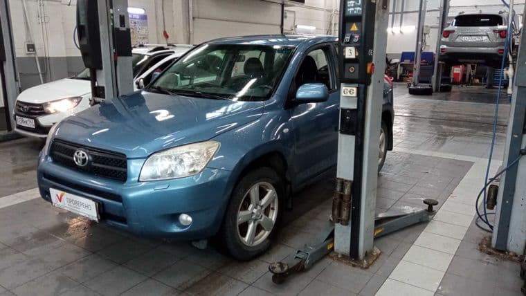 Toyota RAV4 2007 года, 184 690 км - вид 1