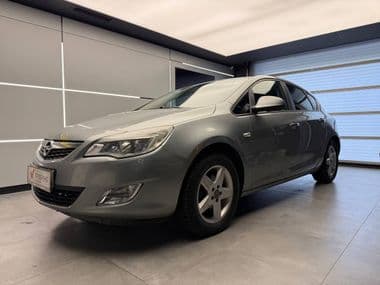 Opel Astra 2011 года, 188 122 км - вид 1