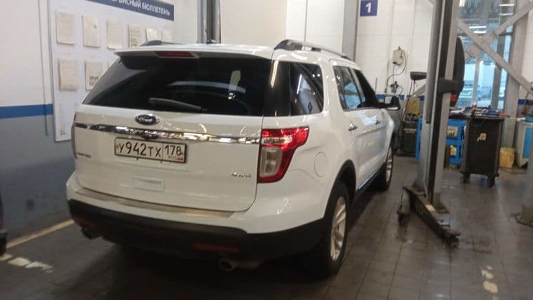 Ford Explorer, 2014 - вид 2