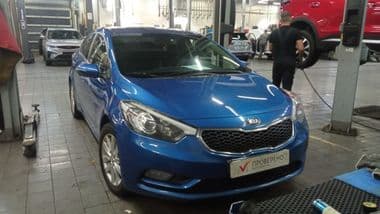 KIA Cerato 2013 года, 155 963 км - вид 2