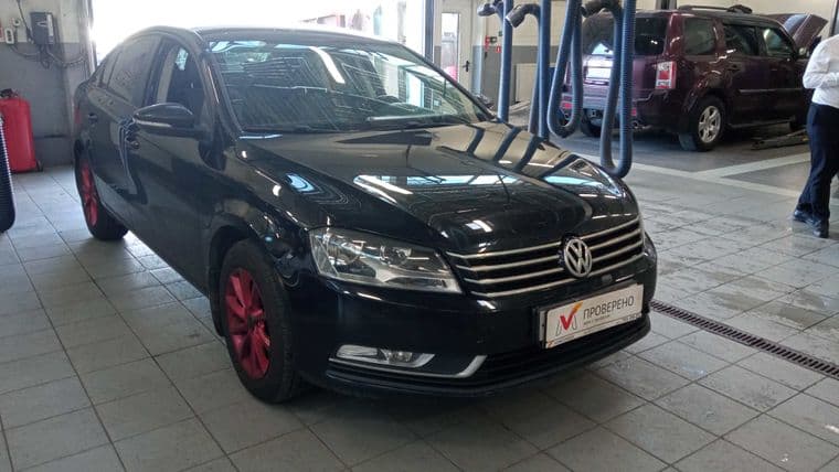 Volkswagen Passat 2011 года, 95 665 км - вид 2