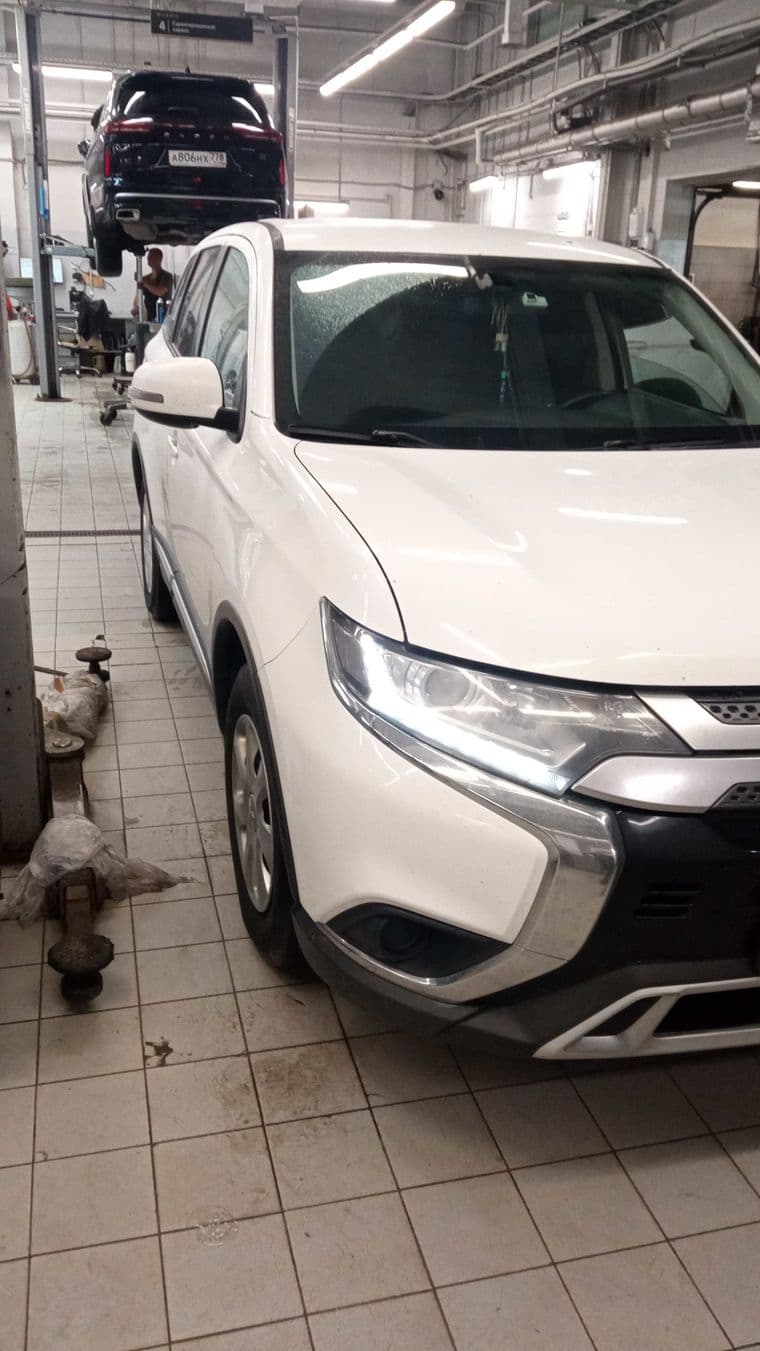 Mitsubishi Outlander 2020 года, 230 938 км - вид 1