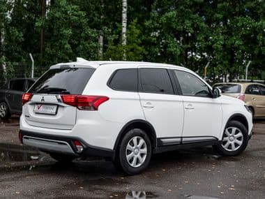 Mitsubishi Outlander 2020 года, 230 938 км | VIN 03999 - вид 2