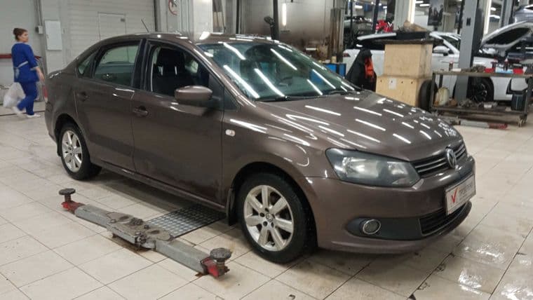Volkswagen Polo 2015 года, 217 000 км - вид 2