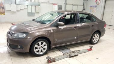 Volkswagen Polo 2015 года, 217 000 км - вид 1