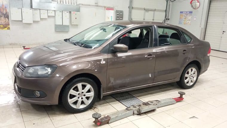 Volkswagen Polo 2015 года, 217 000 км - вид 1