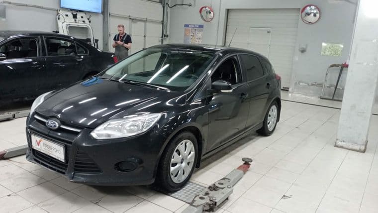 Ford Focus 2013 года, 134 117 км - вид 1