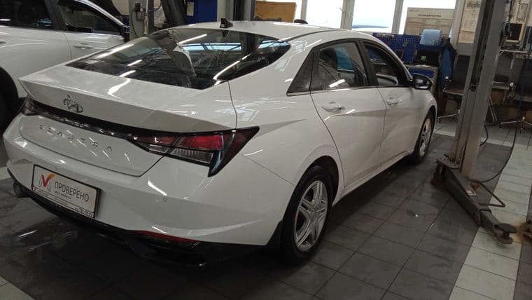 Hyundai Elantra, 2023 - вид 2