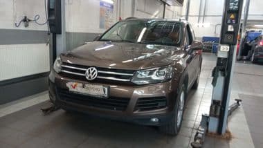 Volkswagen Touareg 2012 года, 243 037 км | VIN 03837 - вид 1