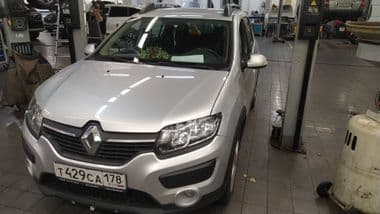 Renault Sandero Stepway 2015 года, 82 028 км - вид 1
