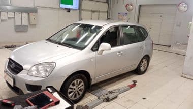 KIA Carens 2011 года, 269 398 км - вид 1