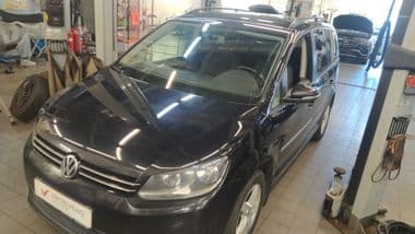 Volkswagen Touran 2012 года, 109 021 км - вид 1