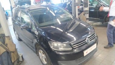 Volkswagen Touran 2012 года, 109 021 км - вид 2