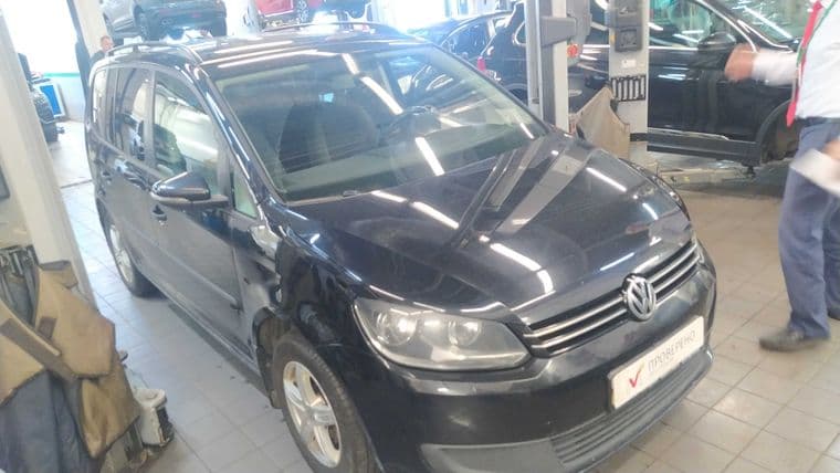 Volkswagen Touran, 2012 - вид 1