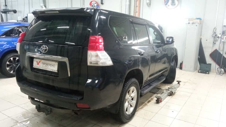Toyota Land Cruiser Prado, 2010 - вид 2