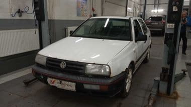 Volkswagen Vento 1992 года, 80 266 км | VIN 19005 - вид 1