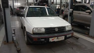 Volkswagen Vento 1992 года, 80 266 км | VIN 19005 - вид 2