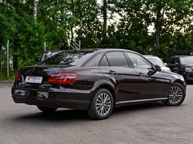 Mercedes-Benz E-класс 2010 года, 215 899 км - вид 2