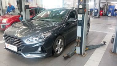 Hyundai Sonata 2018 года, 157 338 км - вид 1