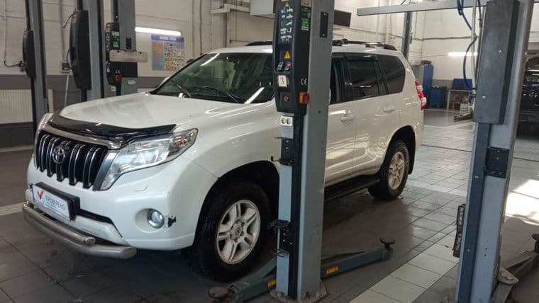 Toyota Land Cruiser Prado 2014 года, 473 078 км - вид 1
