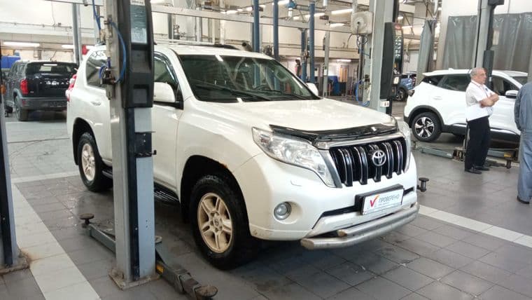 Toyota Land Cruiser Prado 2014 года, 473 078 км - вид 2