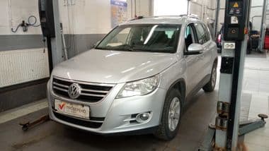 Volkswagen Tiguan 2011 года, 200 558 км - вид 1