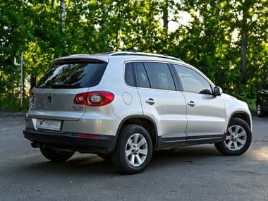 Volkswagen Tiguan 2011 года, 200 558 км - вид 2