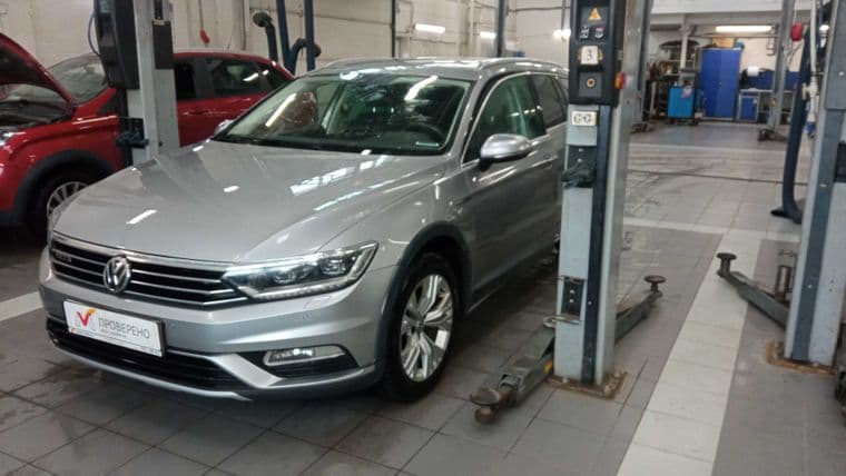 Volkswagen Passat 2019 года, 123 454 км - вид 1