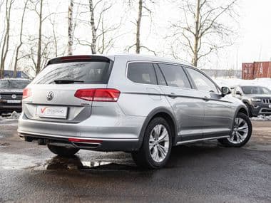 Volkswagen Passat 2019 года, 123 454 км - вид 2