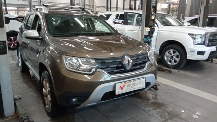 Renault Duster 2021 года, 94 614 км - вид 2