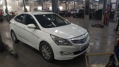 Hyundai Solaris 2015 года, 115 275 км - вид 2