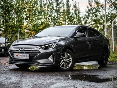 Hyundai Elantra 2019 года, 520 000 км - вид 1