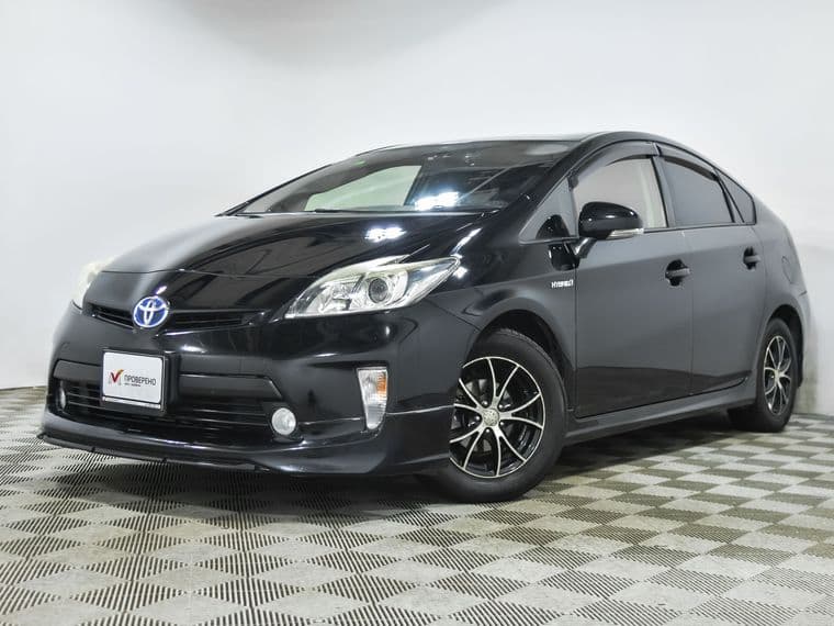 Toyota Prius 2015 года, 91 609 км - вид 1