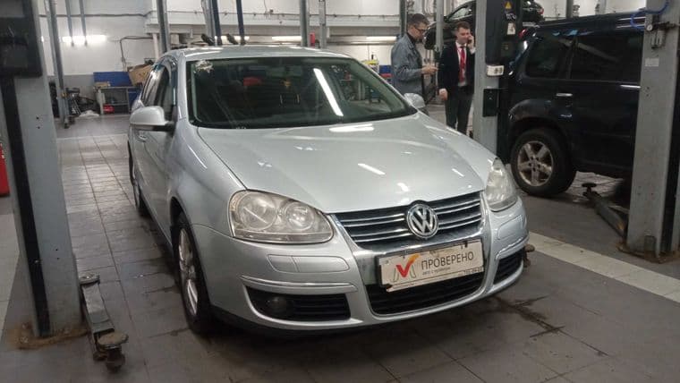 Volkswagen Jetta 2009 года, 192 301 км - вид 2