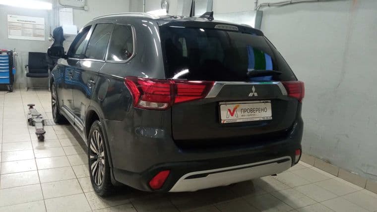 Mitsubishi Outlander, 2019 - вид 3