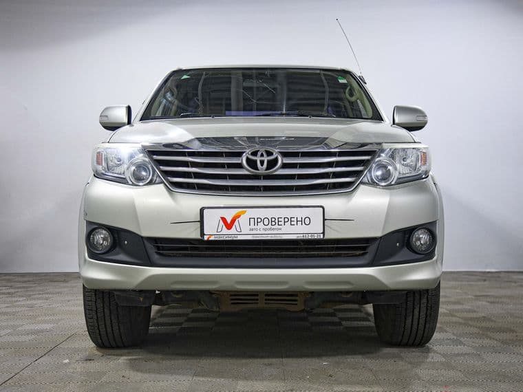 Toyota Fortuner 2012 года, 146 500 км - вид 2